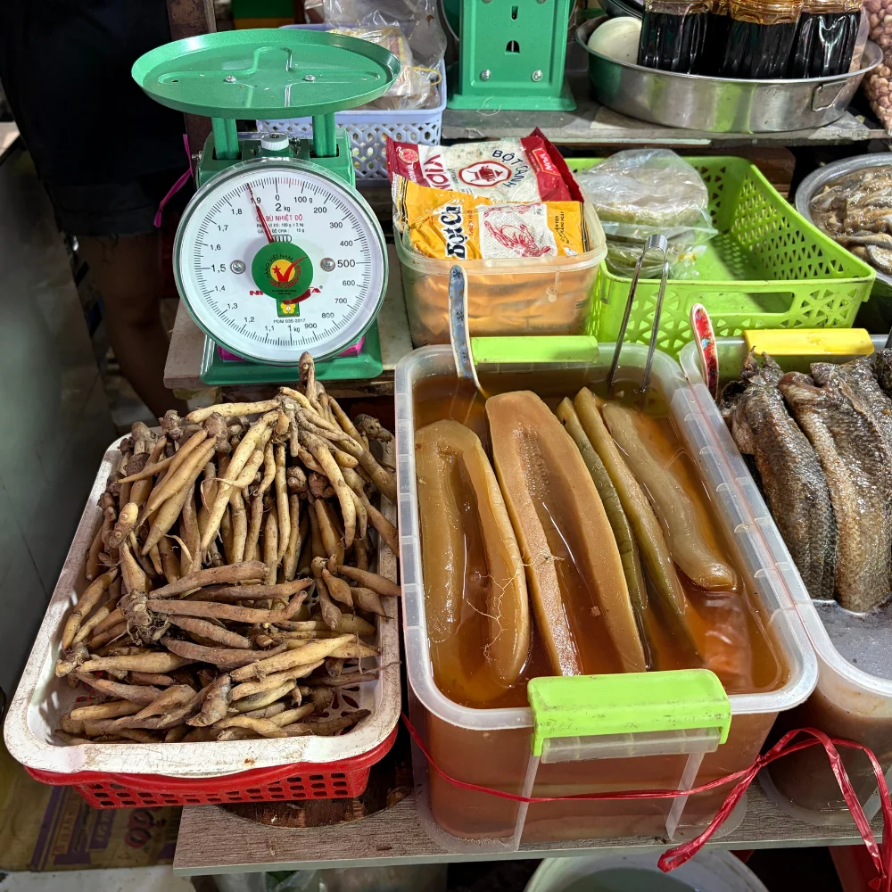 Tap-hoa-Tuyet_362.4.webp